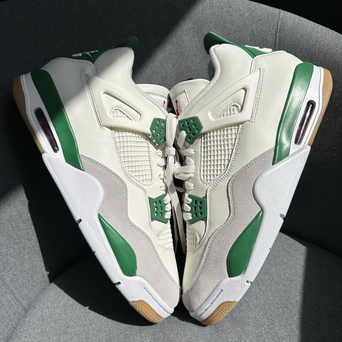 Pantofi Sport Air Jordan 4 Retro SB Pine Green DR5415-103