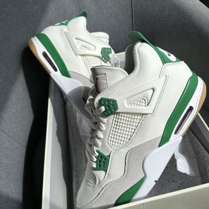 Pantofi Sport Air Jordan 4 Retro SB Pine Green DR5415-103