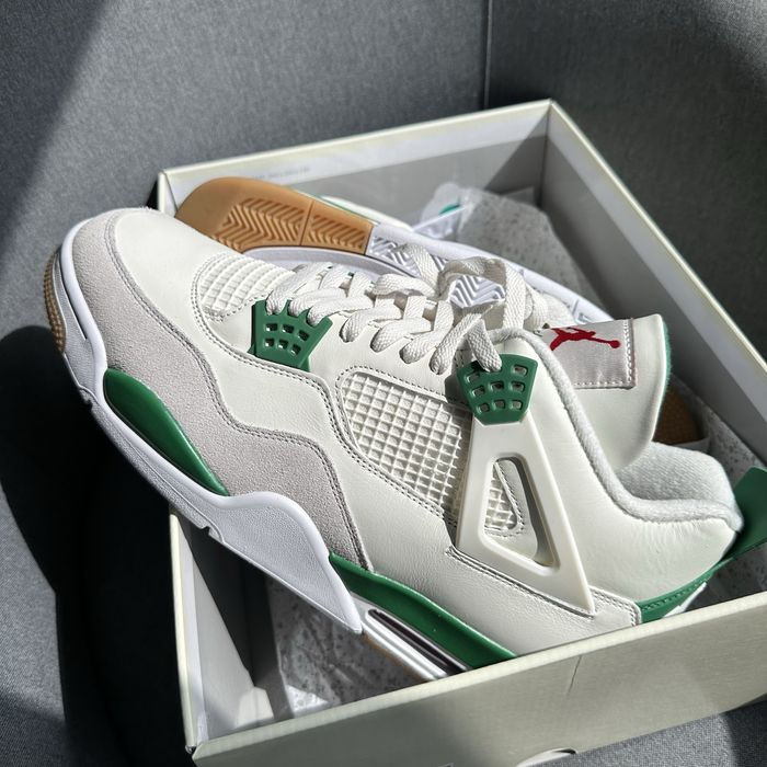 Pantofi Sport Air Jordan 4 Retro SB Pine Green DR5415-103