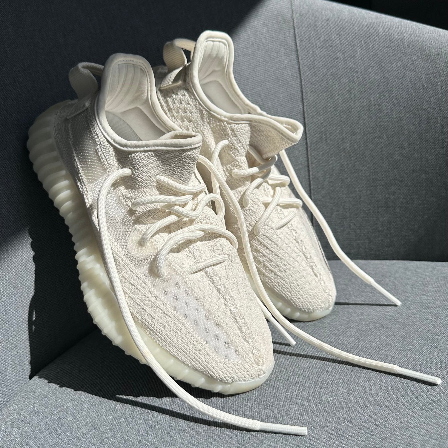 Pantofi Sport Adidas Yeezy Boost 350 V2 Bone HQ6316