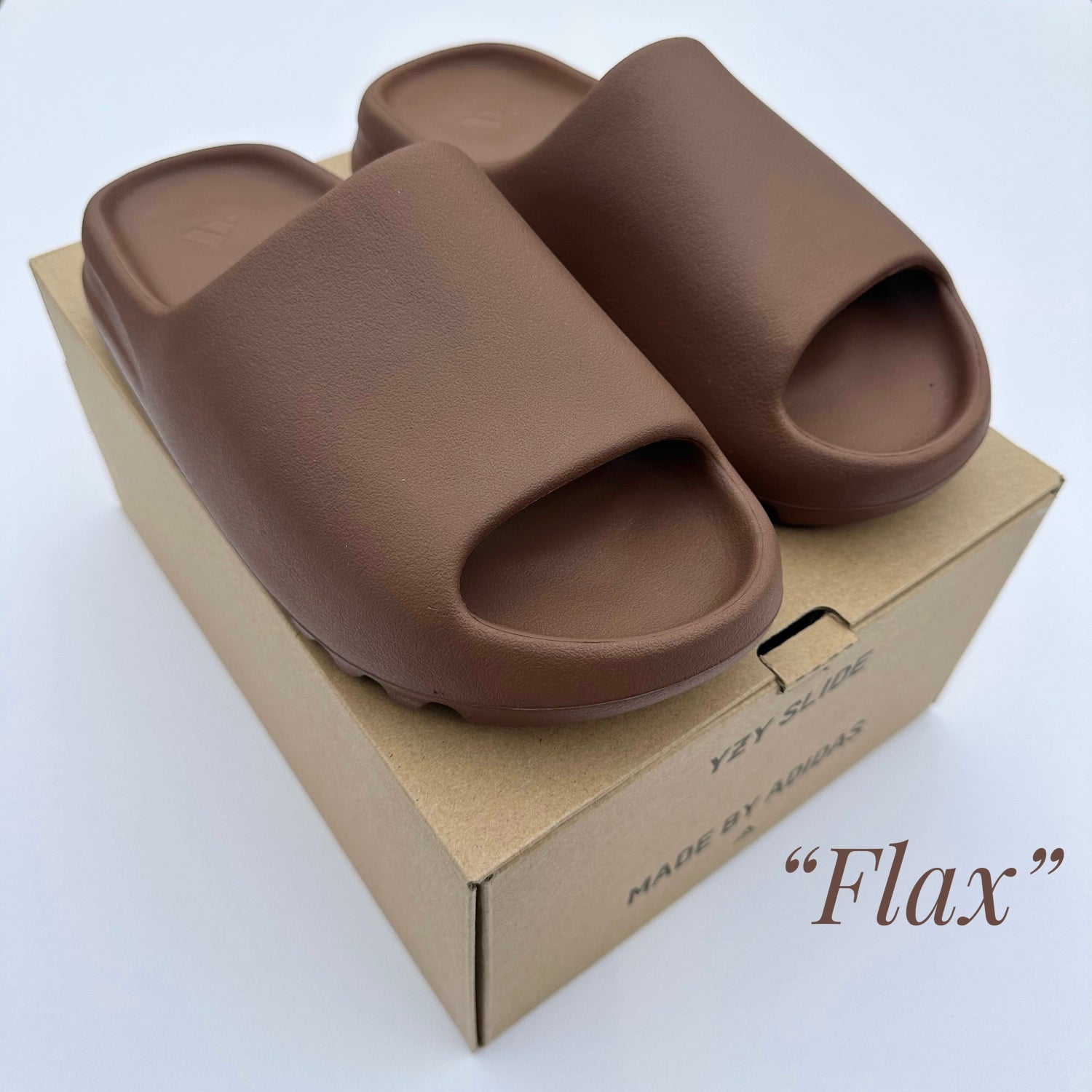 Papuci Sport Yeezy Slide Flax FZ5896