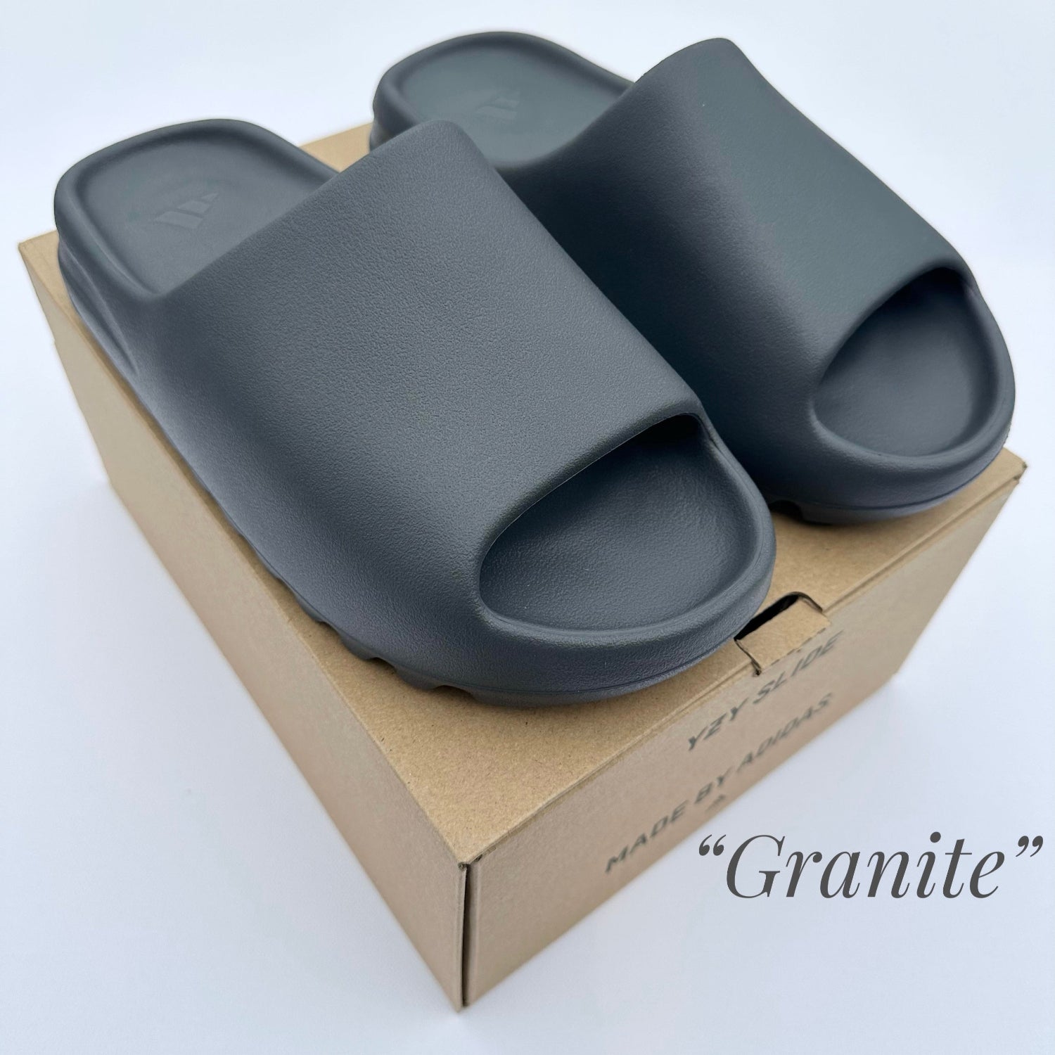 Papuci Sport Yeezy Slide Granite ID4132