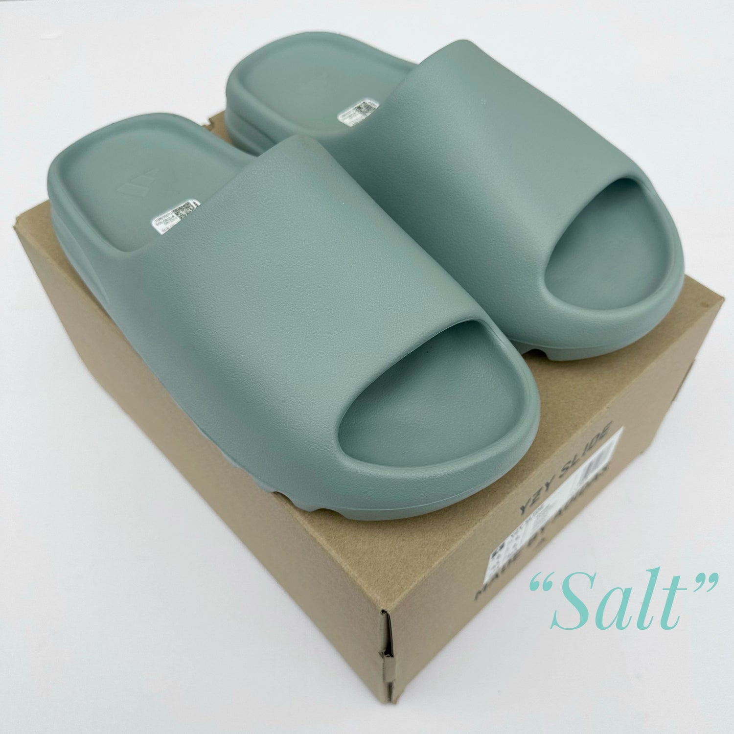 Papuci Sport Yeezy Slide Salt ID5480