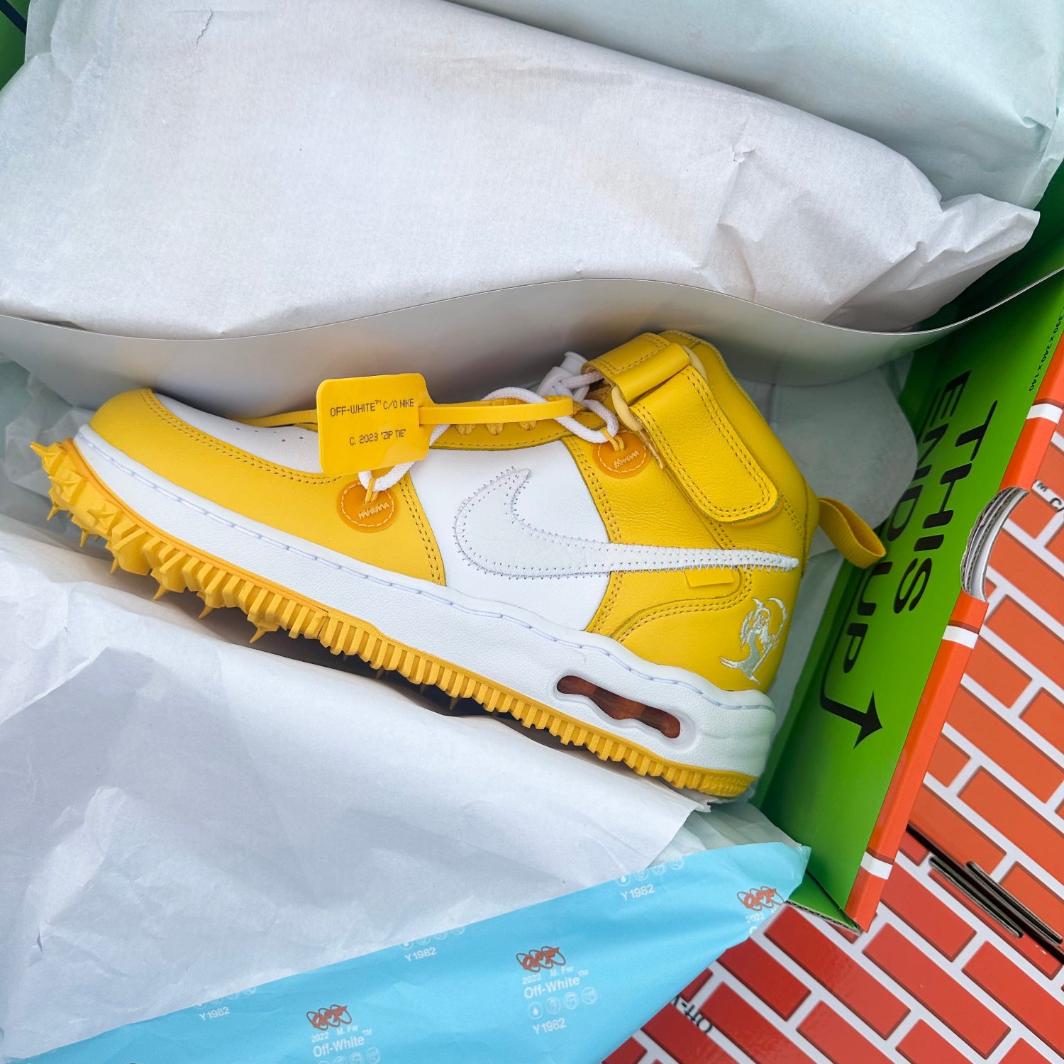 Pantofi Sport Nike Air Force 1 Mid x Off-White Canary Varsity Maize Canary