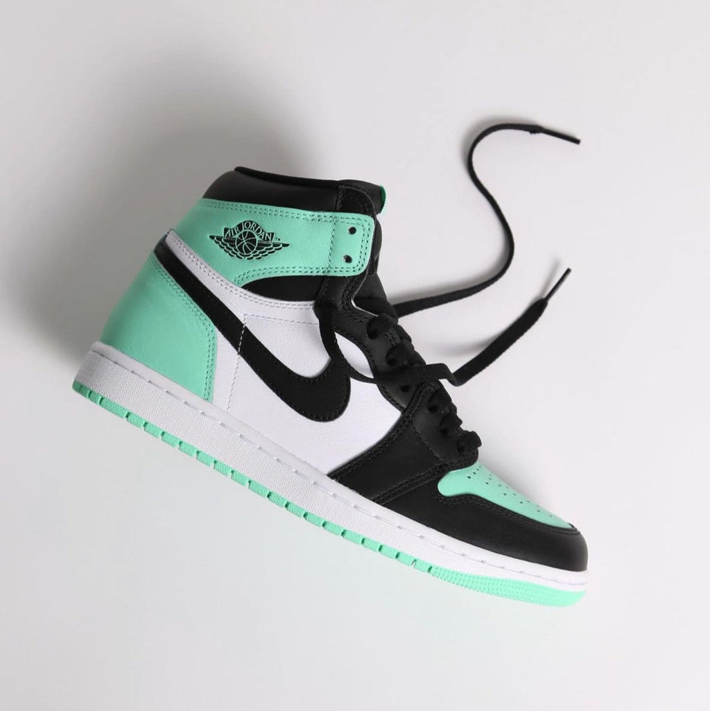 Pantofi Sport Air Jordan 1 High Retro Green Glow