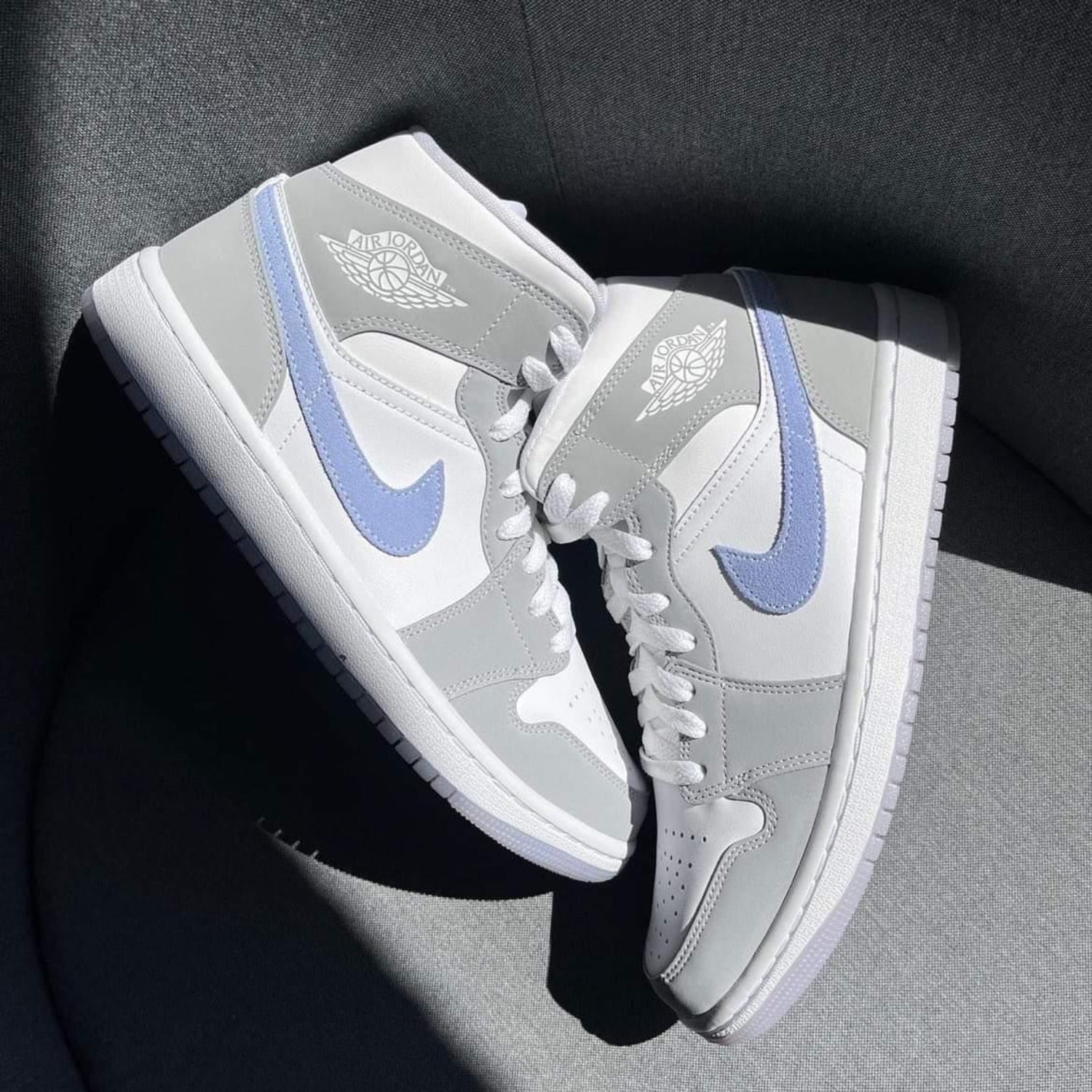 Pantofi Sport Air Jordan 1 Mid Wolfgrey