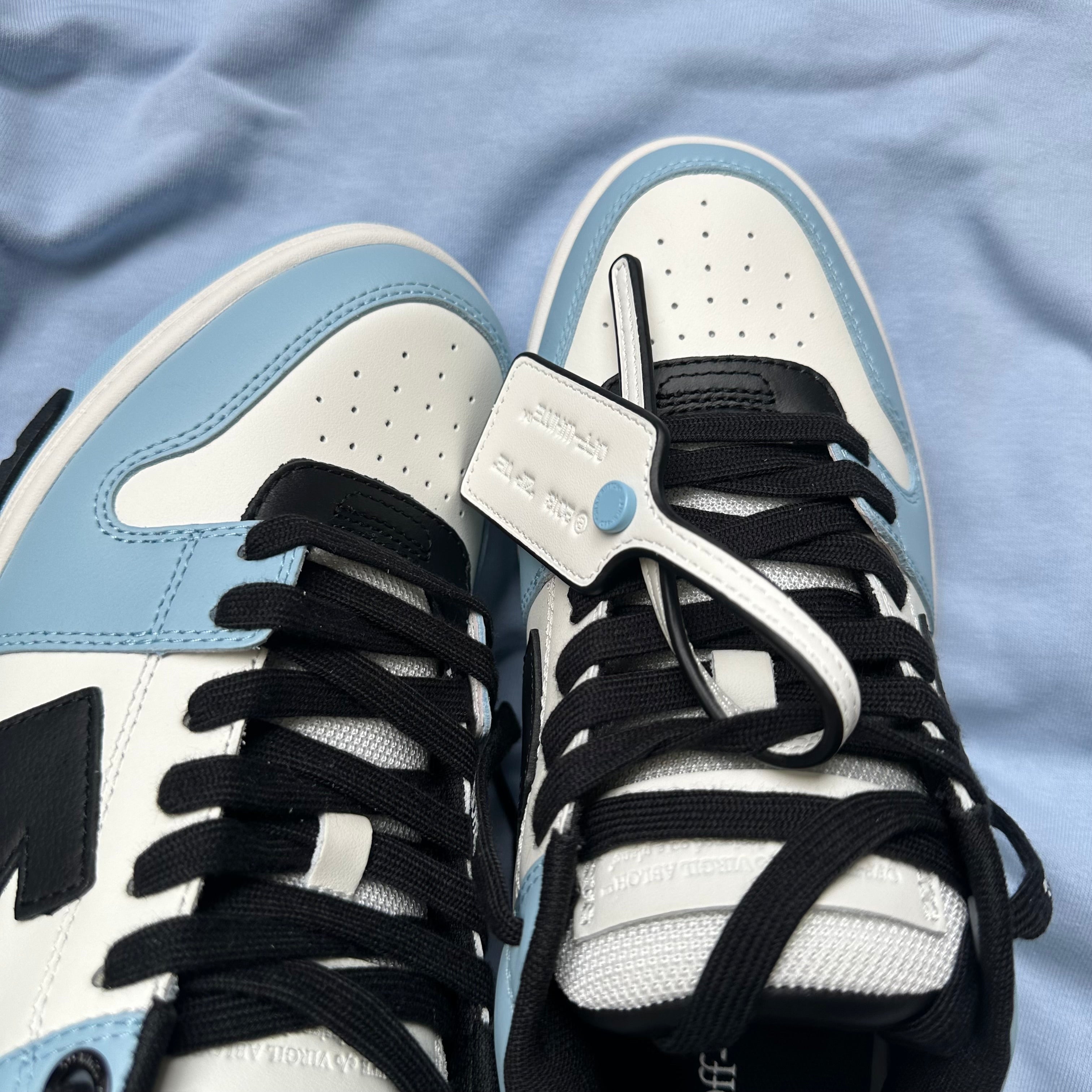 Pantofi Sport Off-White Out Of Office Low Light Blue Black OMIA189F24LEA0054010