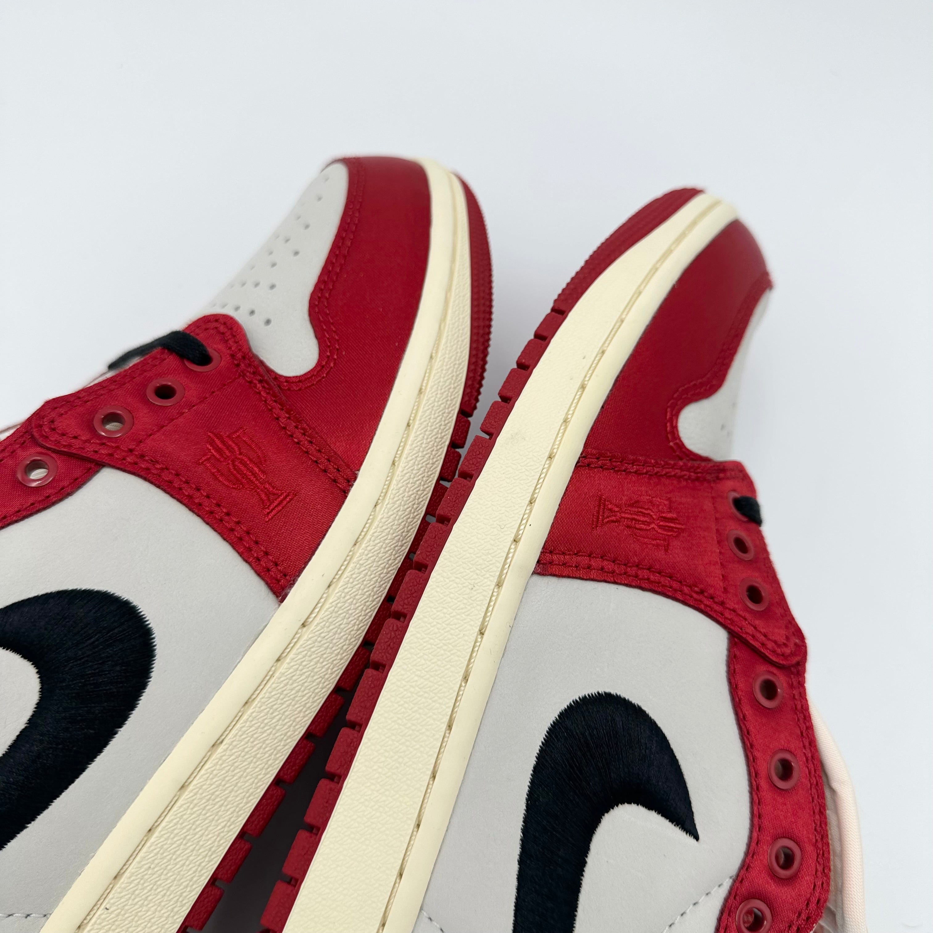 Pantofi Sport Air Jordan 1 Og Retro Low Trophy Room Away Special Edition FN0432-100