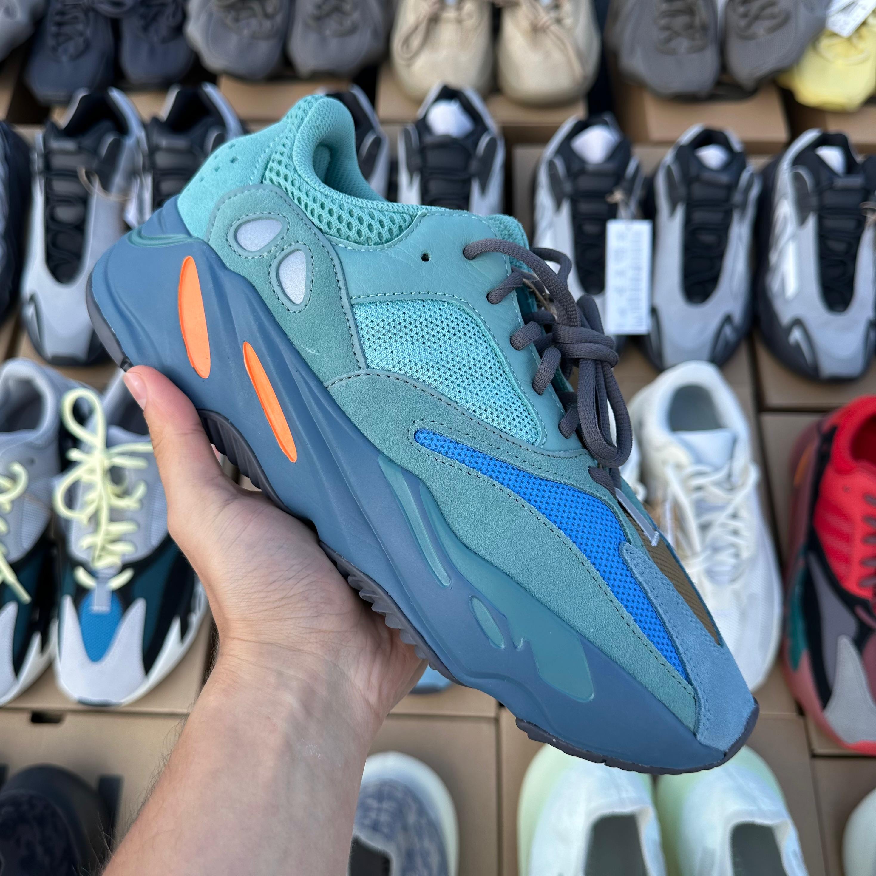 Pantofi Sport Yeezy Boost 700 Faded Azure GZ2002