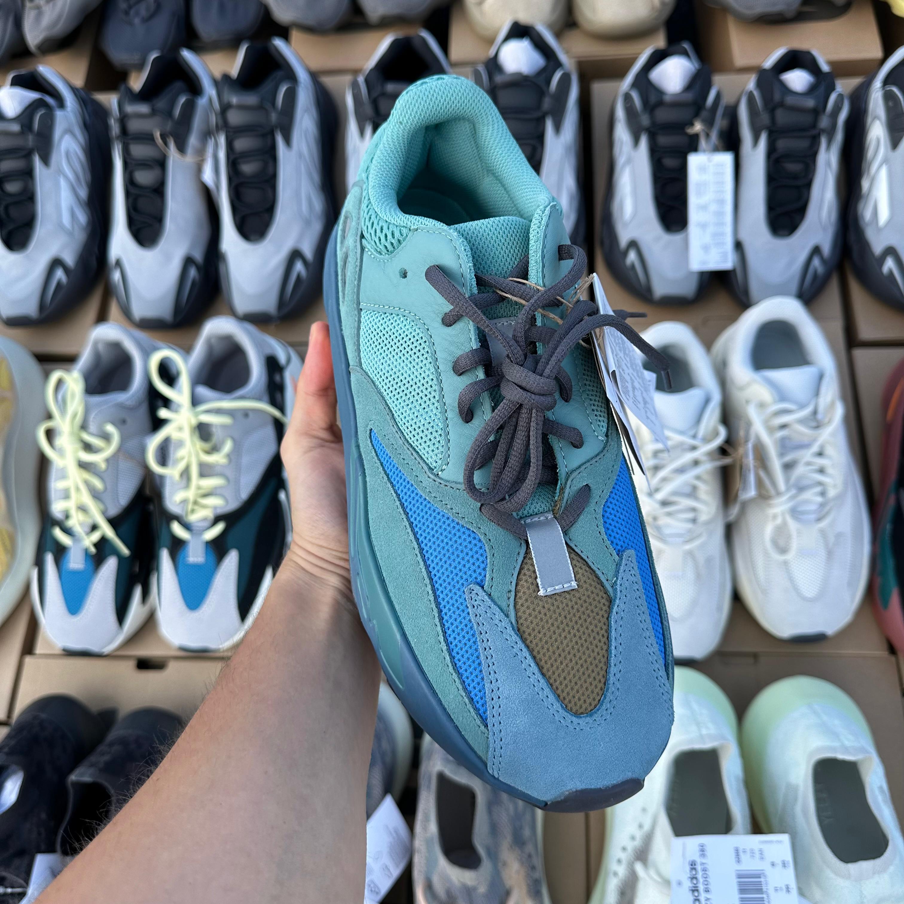Pantofi Sport Yeezy Boost 700 Faded Azure GZ2002