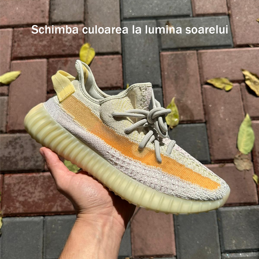 Pantofi Sport Yeezy 350 V2 Light GY3438