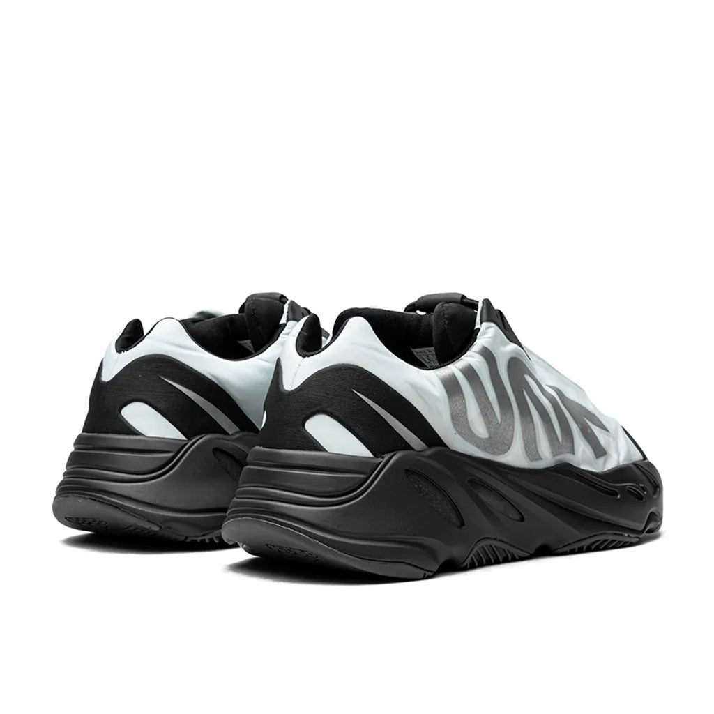 Pantofi Sport Yeezy Boost 700 MNVN Blue Tint GZ0711