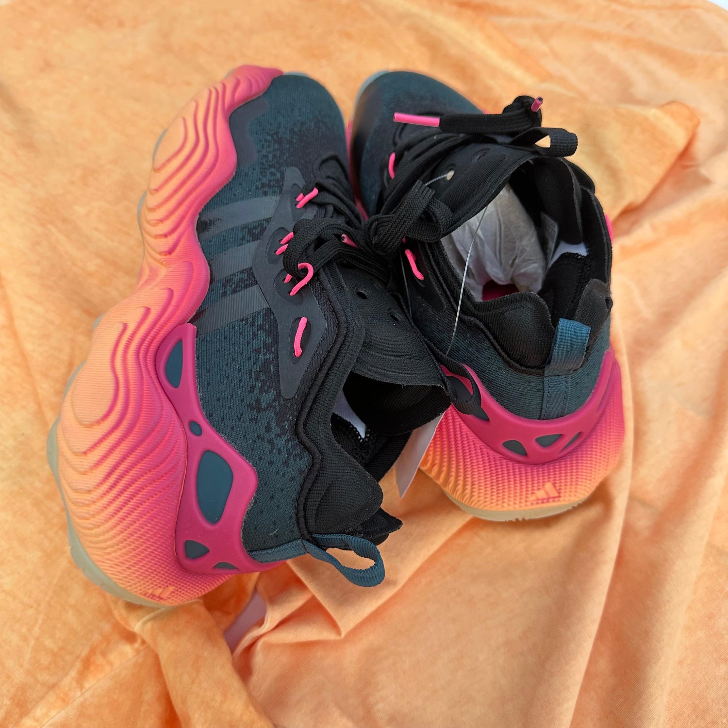 Pantofi Sport Adidas Trae Young 3 Basket IE9303