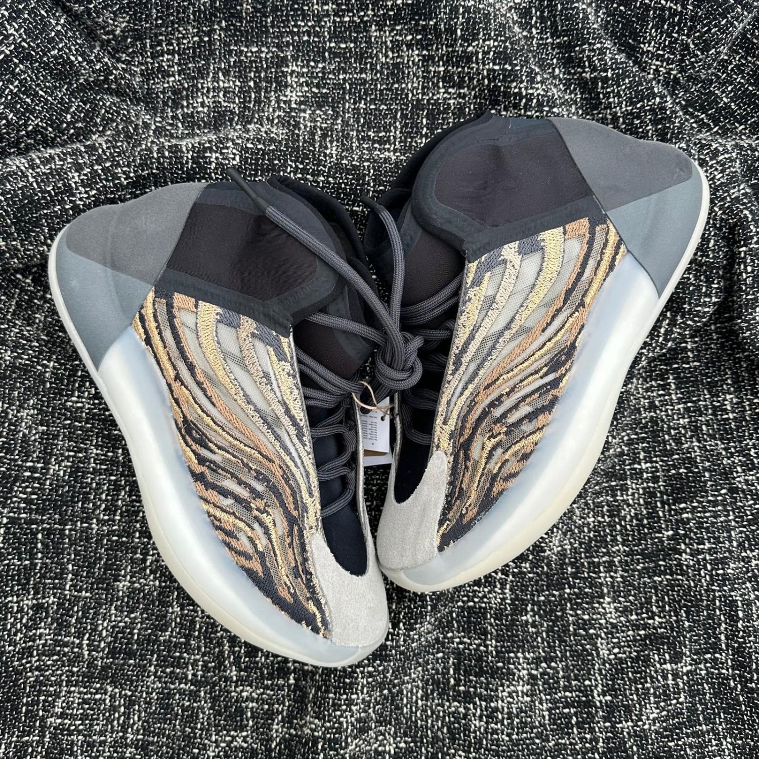 Pantofi Sport Yeezy Boost QNTM Amber Tint GX1331