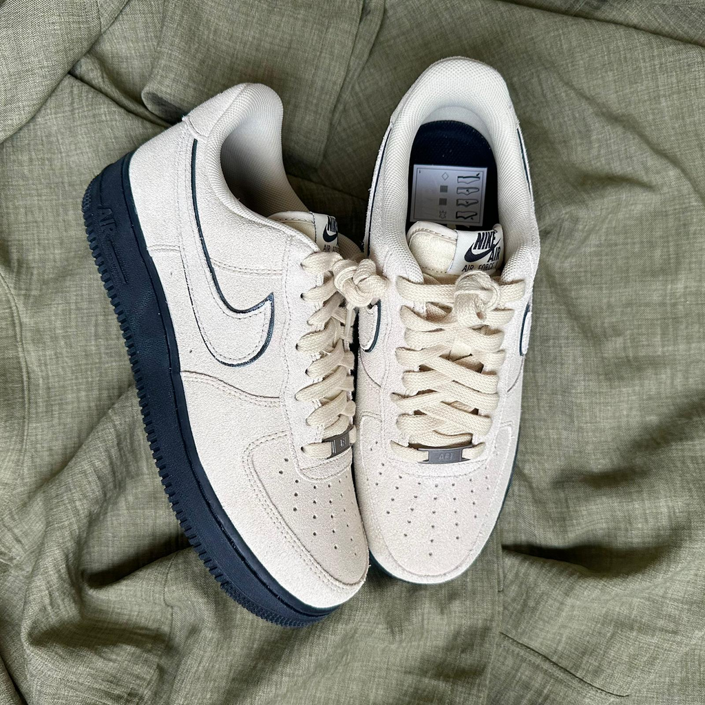 Pantofi Sport Nike Air Force 1 Low Beige Black Sole HQ1966-200