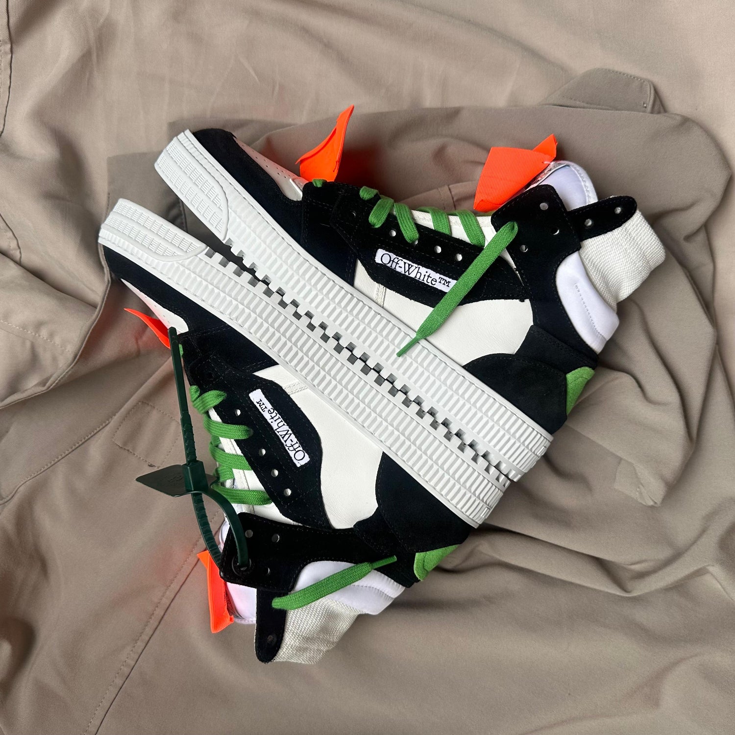 Pantofi Sport Off-White Off-Court 3.0 Black White Green OMIA065S22LEA0040155