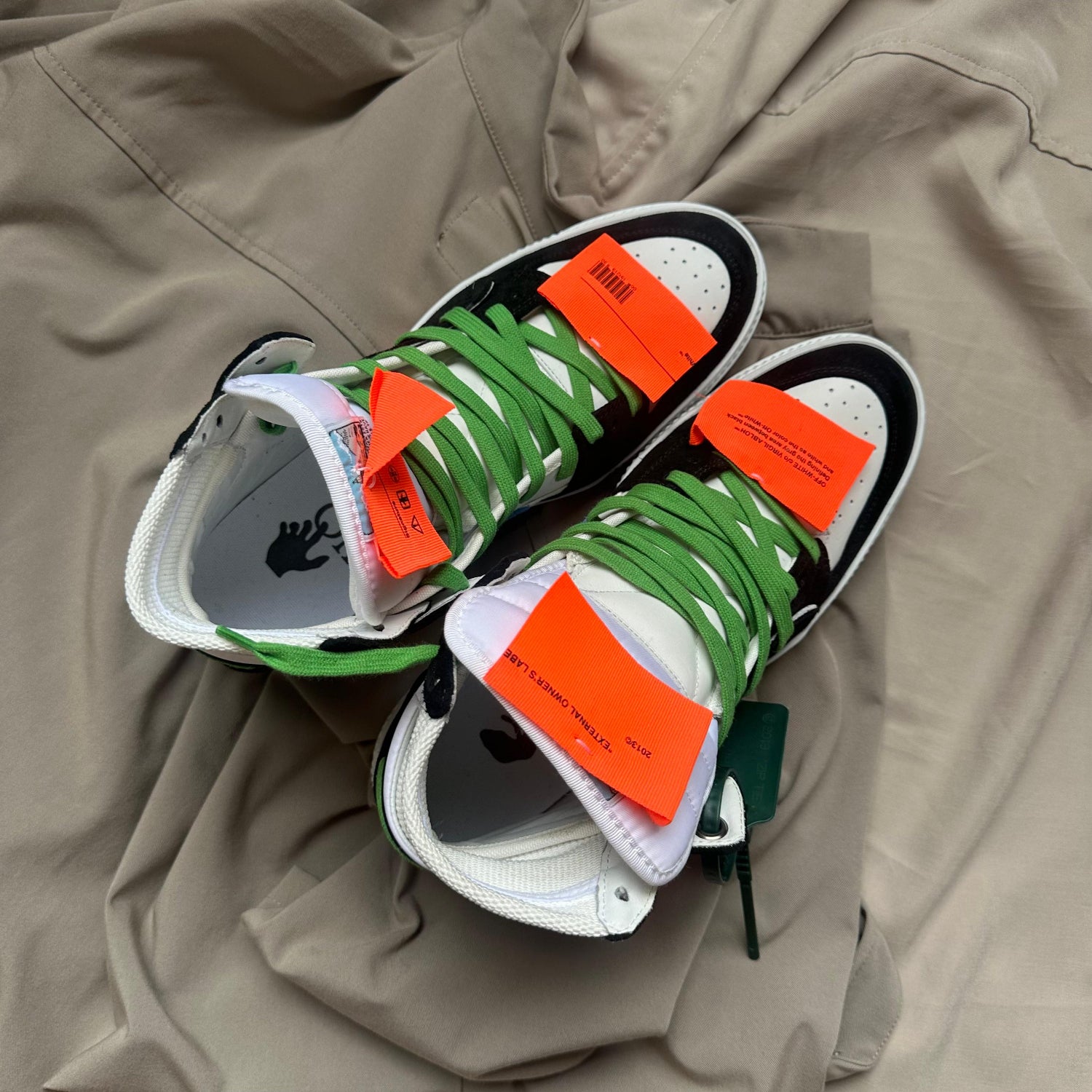 Pantofi Sport Off-White Off-Court 3.0 Black White Green OMIA065S22LEA0040155