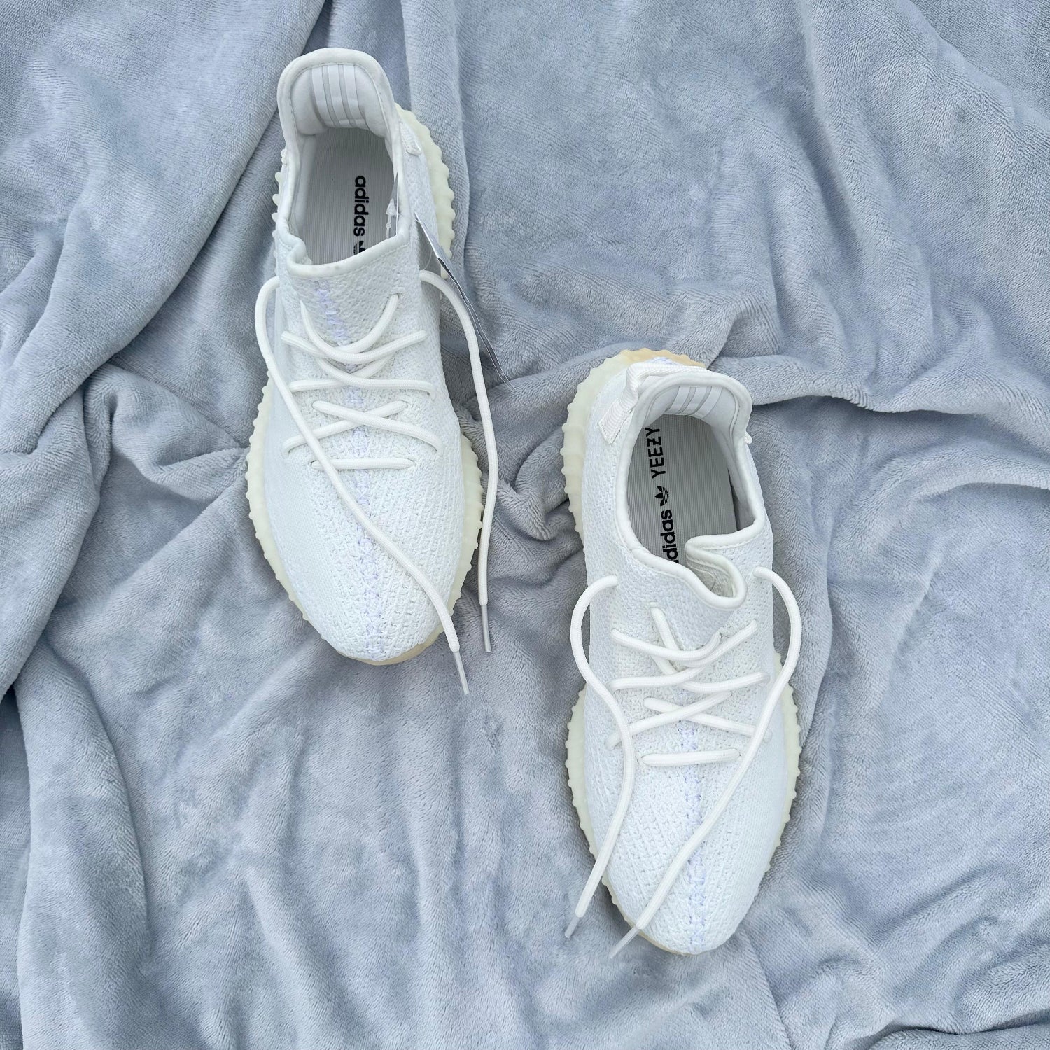 Pantof Sport Yeezy Boost 350 V2 Cream White CP9366