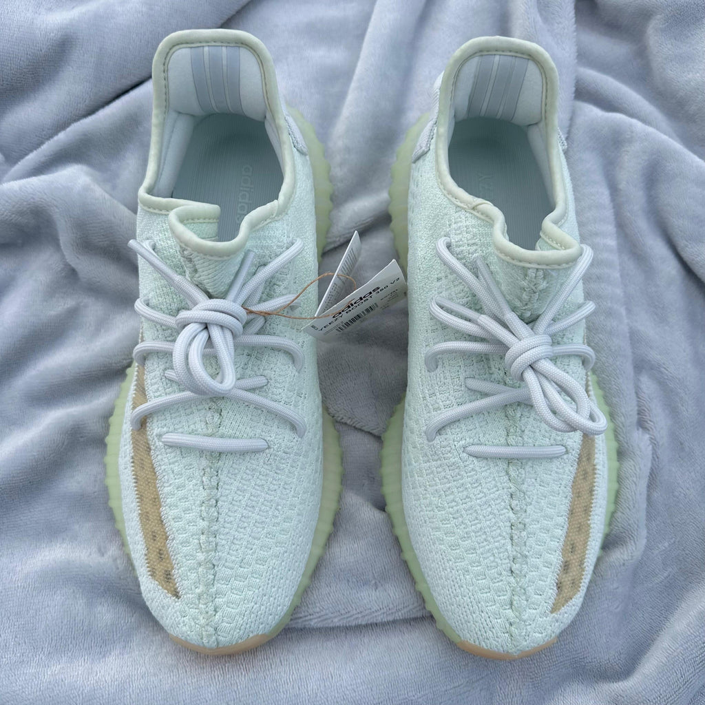 Pantofi Sport Yeezy Boost 350 V2 Hyperspace EG7491