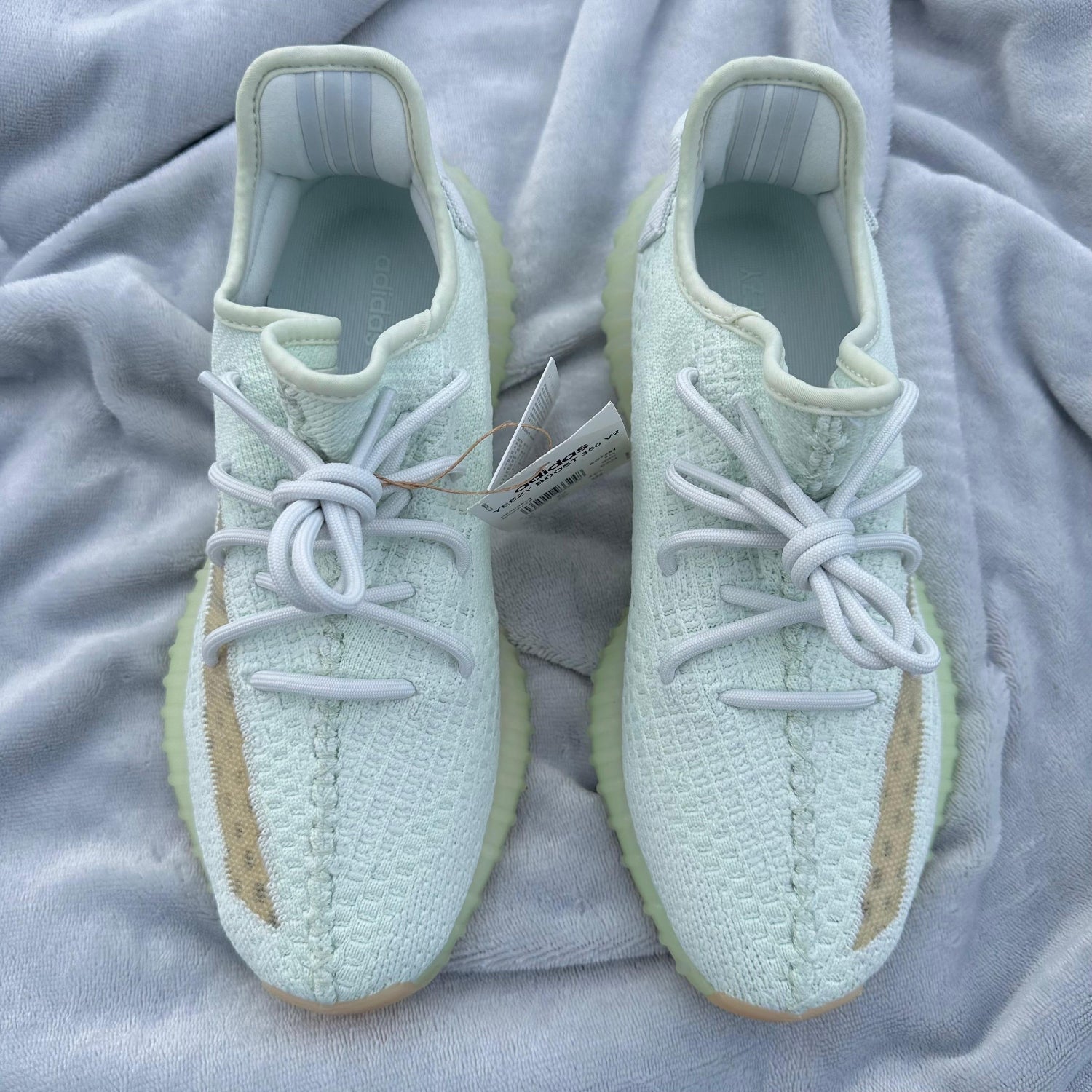 Pantofi Sport Yeezy Boost 350 V2 Hyperspace EG7491
