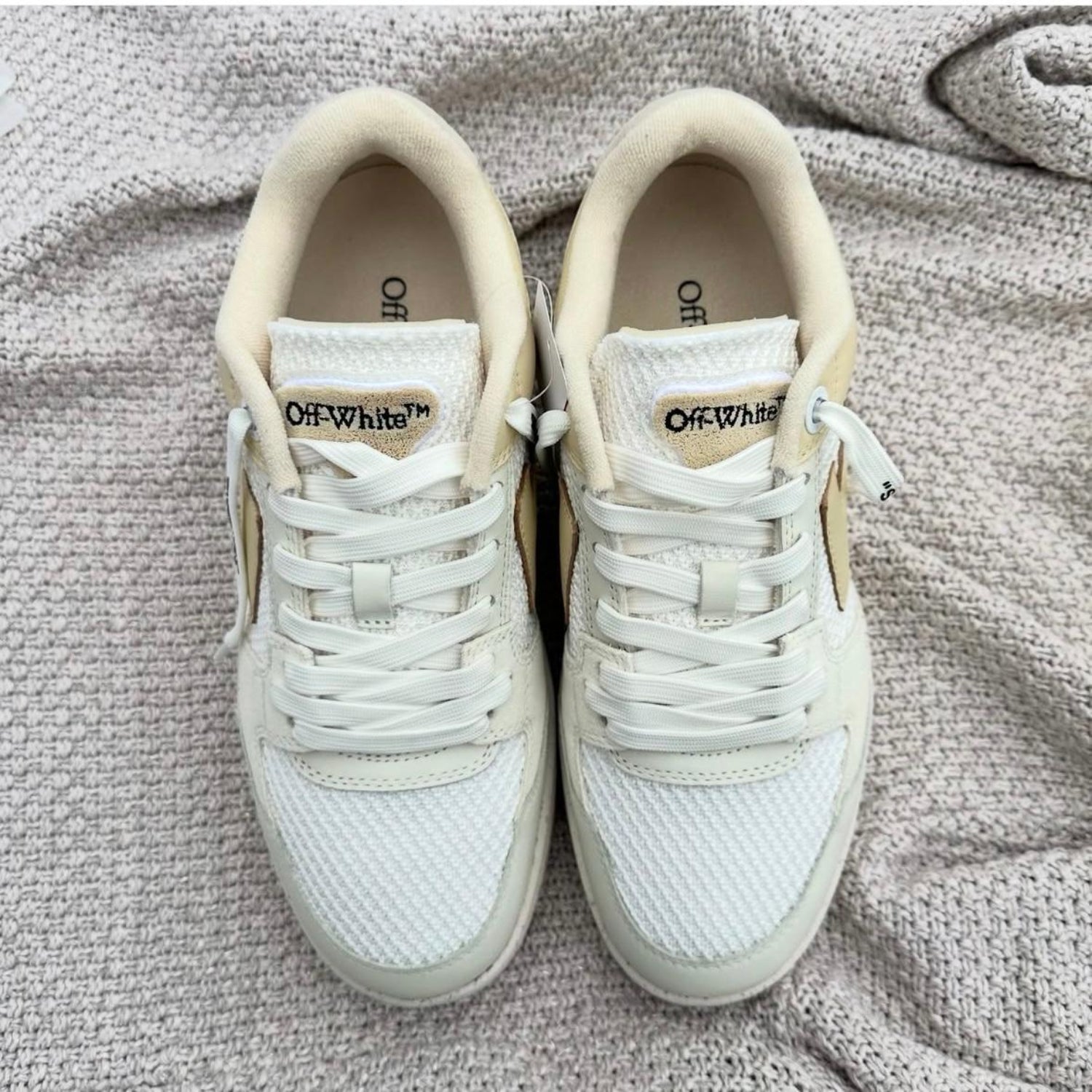 Pantofi Sport Off-White Out Of Office Low Bej- Cream White