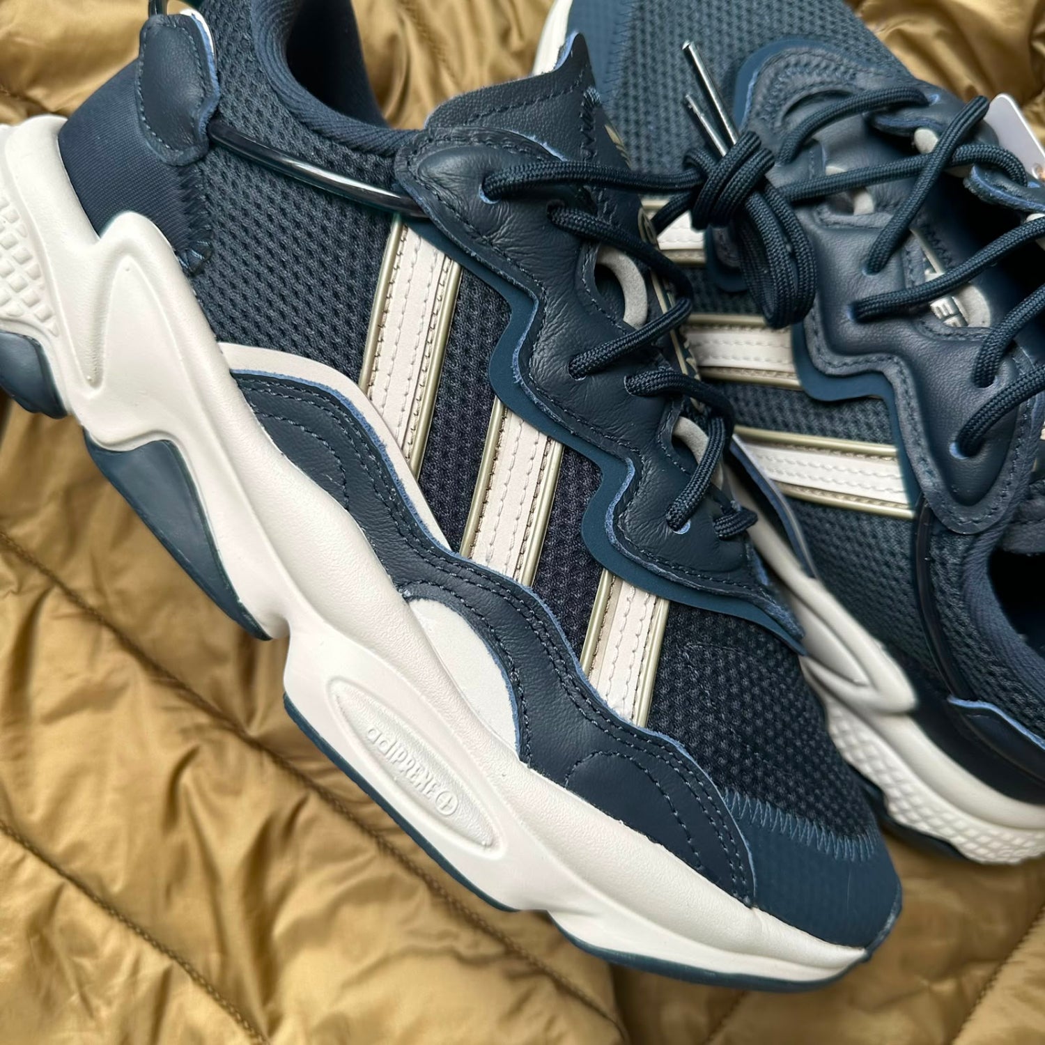 Pantofi Sport Adidas Ozweego Navy-Gold IH2862