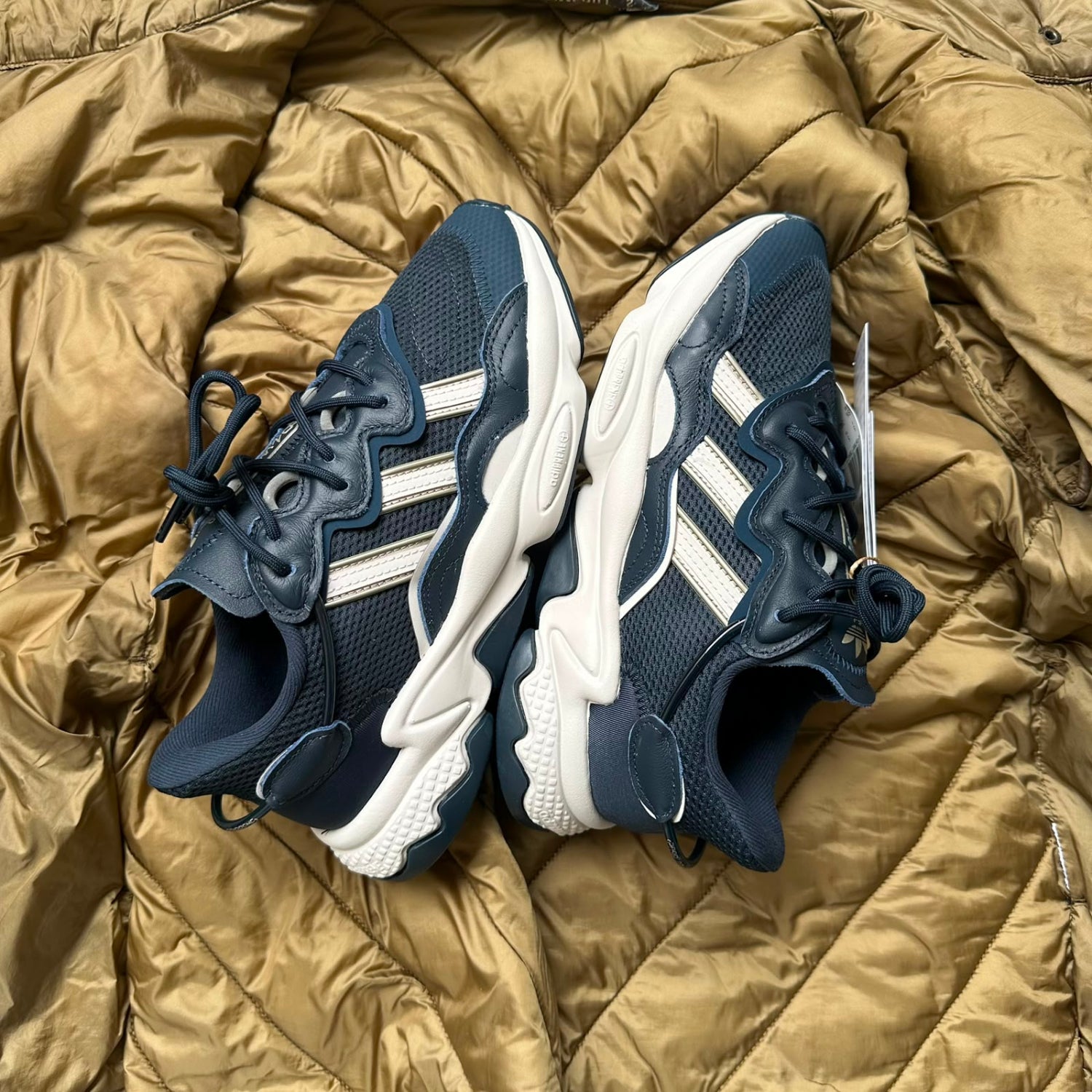 Pantofi Sport Adidas Ozweego Navy-Gold IH2862