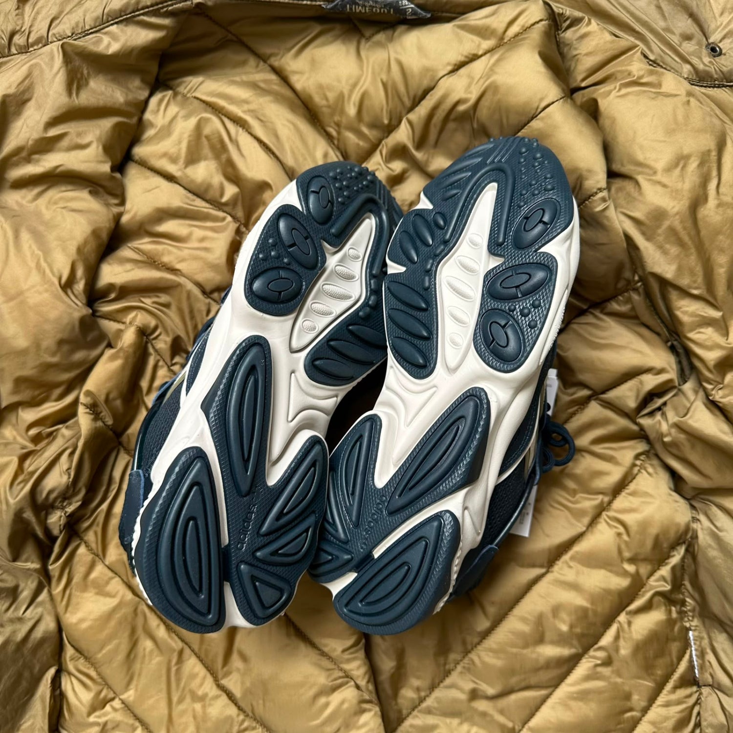 Pantofi Sport Adidas Ozweego Navy-Gold IH2862